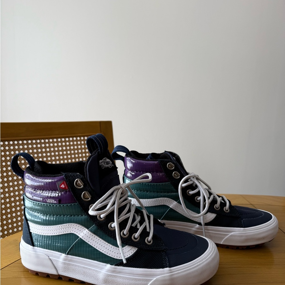 Vans SK8-HI MTE 2.0 DX ‘Dress Blues Jasper’ Unisex size W 9/M 7.5